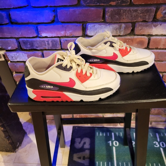 Nike Air Max 90 Sneakers - Picture 1 of 4